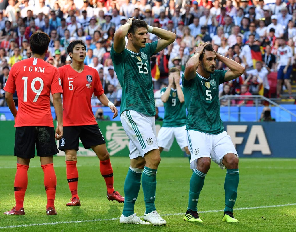 জার্মানি: ২০১৮ সালের সবচেয়ে বড় বিপর্যয় গ্রুপ স্টেজ থেকেই জার্মানির বিদায়। রাশিয়া বিশ্বকাপে জার্মানি শুধু অপ্রত্যাশিত ভাবে দক্ষিণ কোরিয়ার কাছে হারলই না, আশি বছরের মধ্যে প্রথম বার বিশ্বকাপের গ্রুপ পর্ব থেকেও ছিটকে গেল।