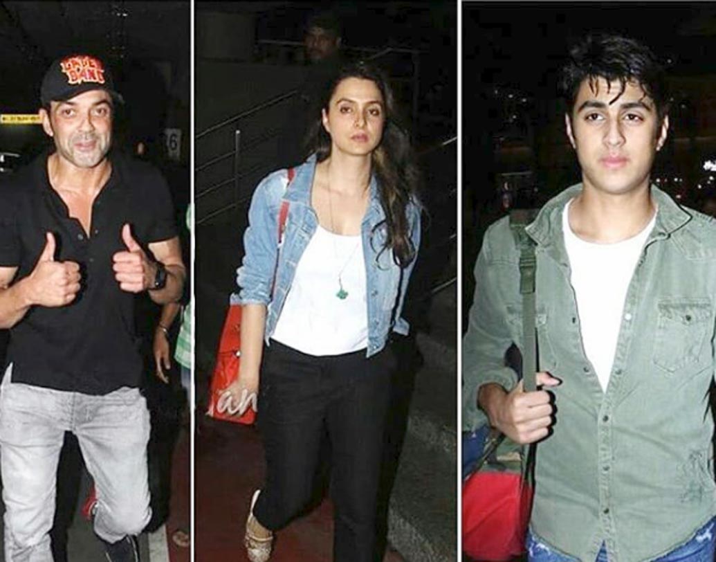 ব্যাঙ্কক বিমানবন্দরে মা তানিয়া দেওল এবং ববি দেওলের সঙ্গে আর্যমানের ছবি এখন নেট দুনিয়ায় ভাইরাল।