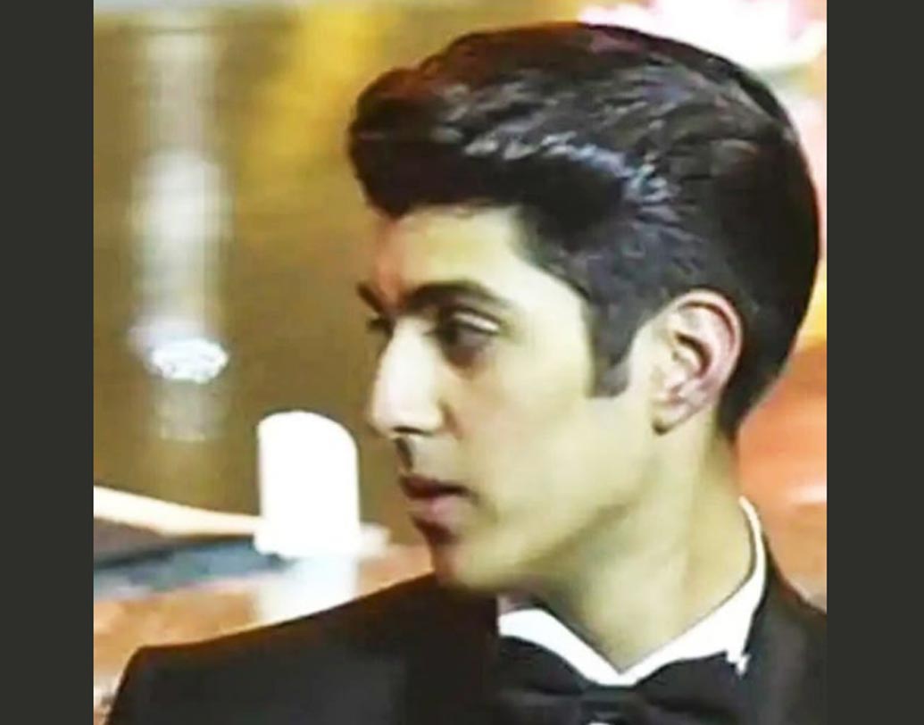 ছেলের বলিউডে এন্ট্রি নিয়ে অবশ্য এখনই মুখ খোলেননি ববি। পরিবর্তে ছেলেদের পড়াশোনার দিকেই বেশি জোর দিতে চান তিনি। ববি বলেছেন, ‘‘ইন্ডাস্ট্রিতে আমাকে অনেক লড়াই করতে হয়েছে। একটা সময় আমার হাতে কোনও কাজ ছিল না। চাই, ছেলেরা আমার সেরাটাই দেখুক।’’