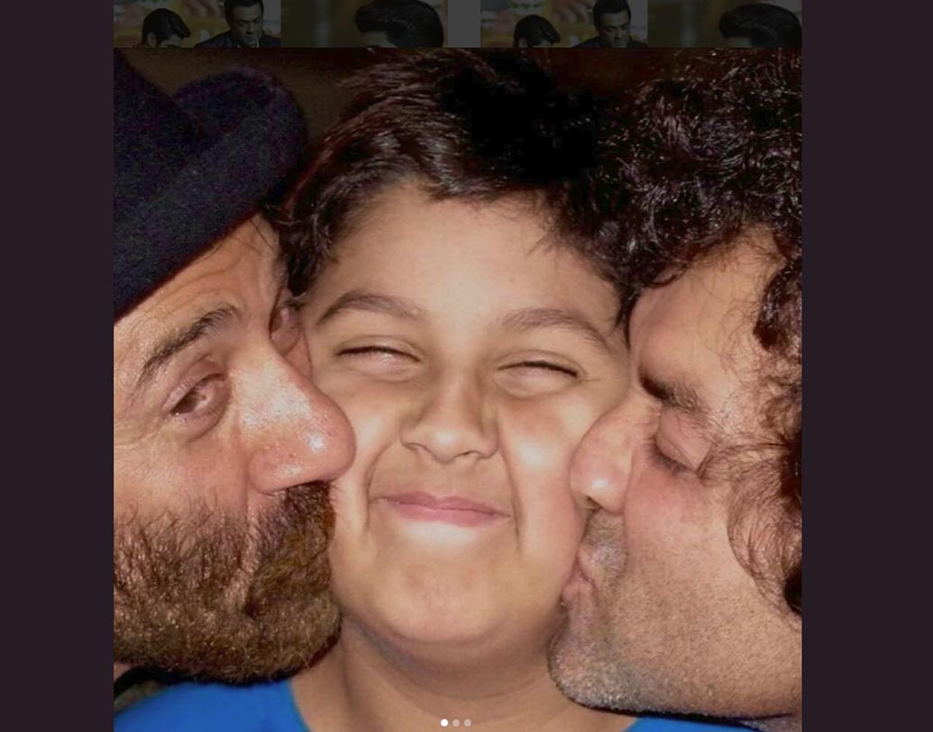 এত দিন পর হঠাৎ ছেলেকে প্রকাশ্যে নিয়ে আসায় জল্পনা শুরু হয়ে গিয়েছে। আর্যমানের চেহারা ও মুখের সঙ্গে অনেকটাই মিল আছে কম বয়সের ববির। এই সুদর্শন তরুণ যে পর্দায় মুখ দেখানোর জন্য একেবারে পারফেক্ট সেটাই মনে করছে ইন্ডাস্ট্রির একটা বড় অংশ।