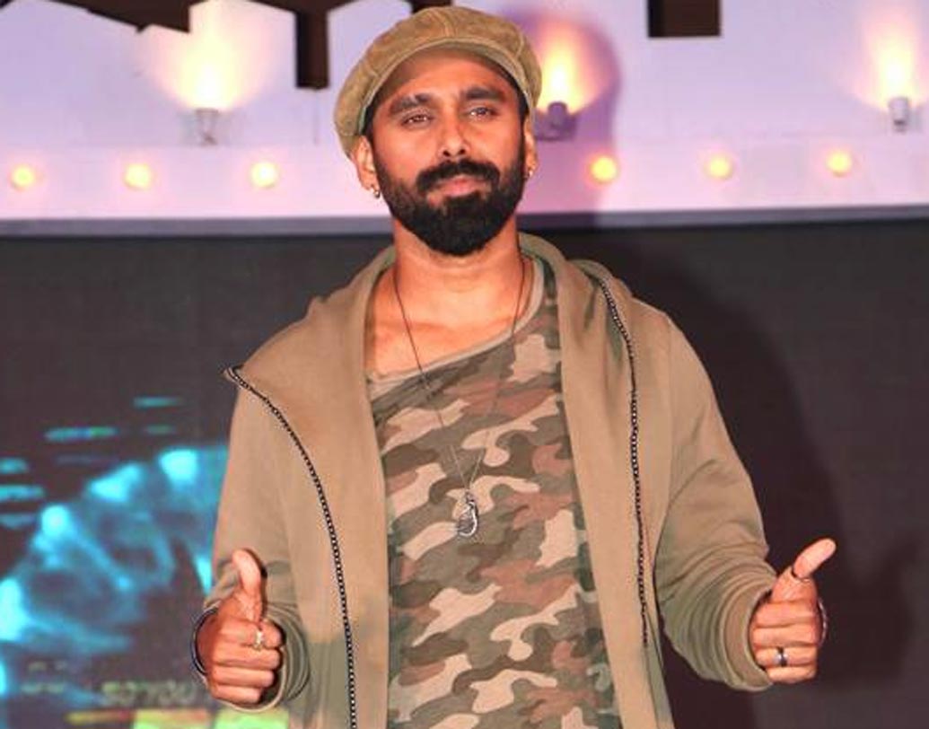 বস্কো মার্টিস: বস্কো এবং সিজার গনসালভেসের জুটি বলিউডে বেশ জনপ্রিয়। বলিউডে ৭৫টিরও বেশি ছবি এবং দু’শোরও বেশি গানে কোরিওগ্রাফি করেছেন এই জুটি। ‘বস্কো-সিজার ডান্স কোম্পানি’ নামে দেশের নানা জায়গায় তাঁদের প্রশিক্ষণ কেন্দ্র রয়েছে। বস্কোর একারই সম্পত্তির পরিমাণ প্রায় ৮৪ কোটি টাকা।