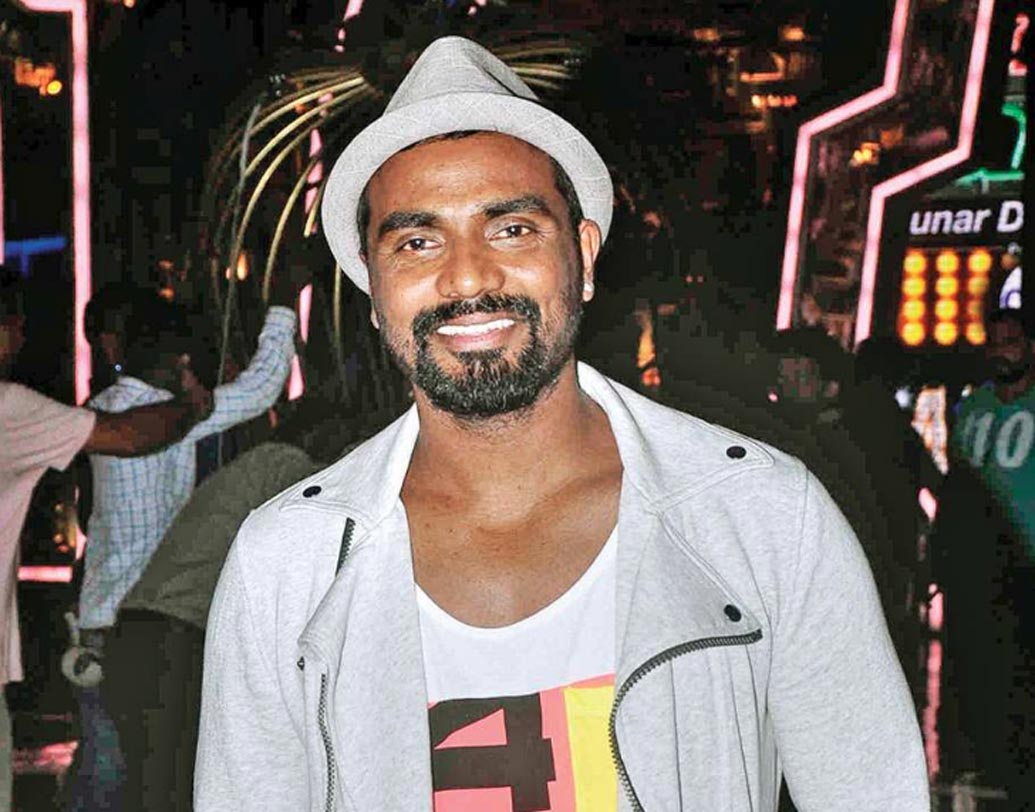 রেমো ডি’সুজা: ডান্স কোরিওগ্রাফির পাশাপাশি ছবি পরিচালনাতেও হাত পাকিয়েছেন রেমো। তাঁর পরিচালনাতেই মুক্তি পেয়েছে দেশের প্রথম ৩ডি ডান্স সিনেমা ‘এবিসিডি’। তা ছাড়া একাধিক রিয়্যালিটি শোয়ে সঞ্চালনার কাজও করেছেন রেমো। তাঁর সম্পত্তির পরিমাণ প্রায় ৪৫ কোটি টাকা।