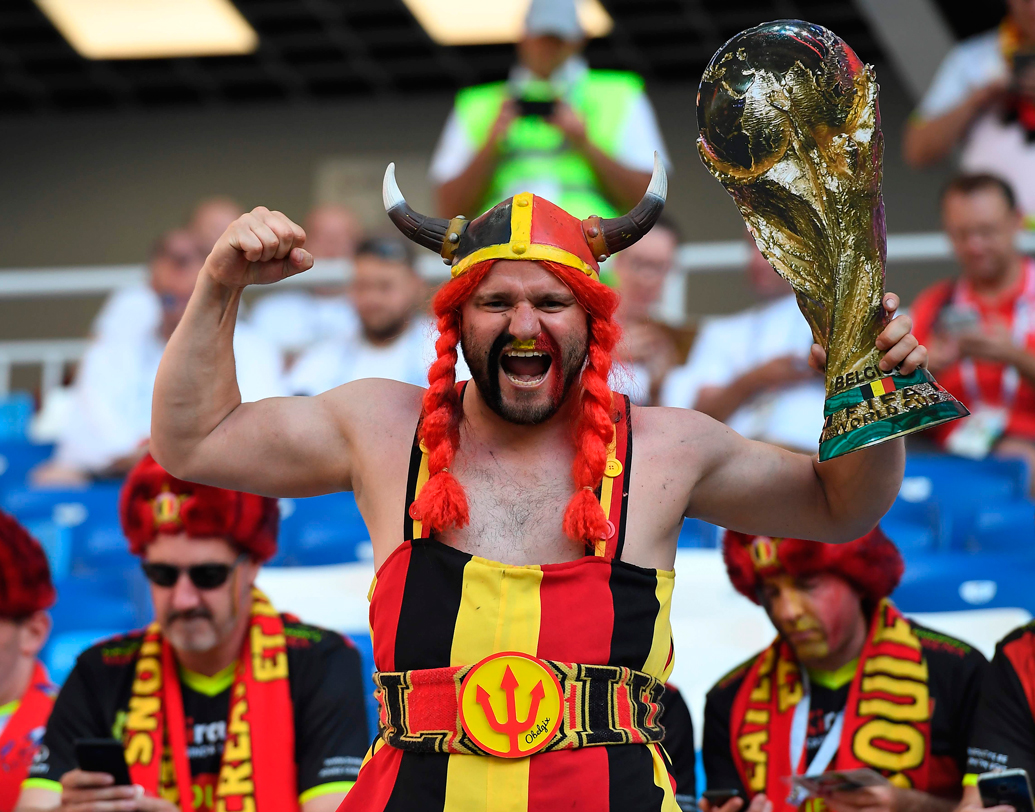 গ্রুপ পর্বের খেলা শেষ। এ বার শুরু আসল লড়াই। শেষ ষোলোর লড়াই শুরু হচ্ছে শনিবার থেকে। এক ঝলকে দেখে নেওয়া যাক কোন দলের বিরুদ্ধে কোন দল কখন লড়াইয়ে নামতে চলেছে। ছবি: এএফপি।