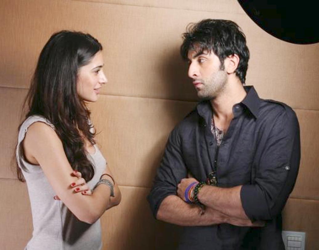 নার্গিস ফকরি: দীপিকা পাড়ুকোনের সঙ্গে বিচ্ছেদের পর ‘রকস্টার’ ছবির সহ-অভিনেত্রী নার্গিস ফকরির সঙ্গে নাকি বেশ কিছু দিন ডেট করেছিলেন রণবীর। শুটিং সেটে থেকেই বেশ মাখোমাখো সম্পর্ক তৈরি হয়েছিল দু’জনের। অবশ্য, প্রকাশ্যে এই বিষয়ে কেউই মুখ খোলেননি।