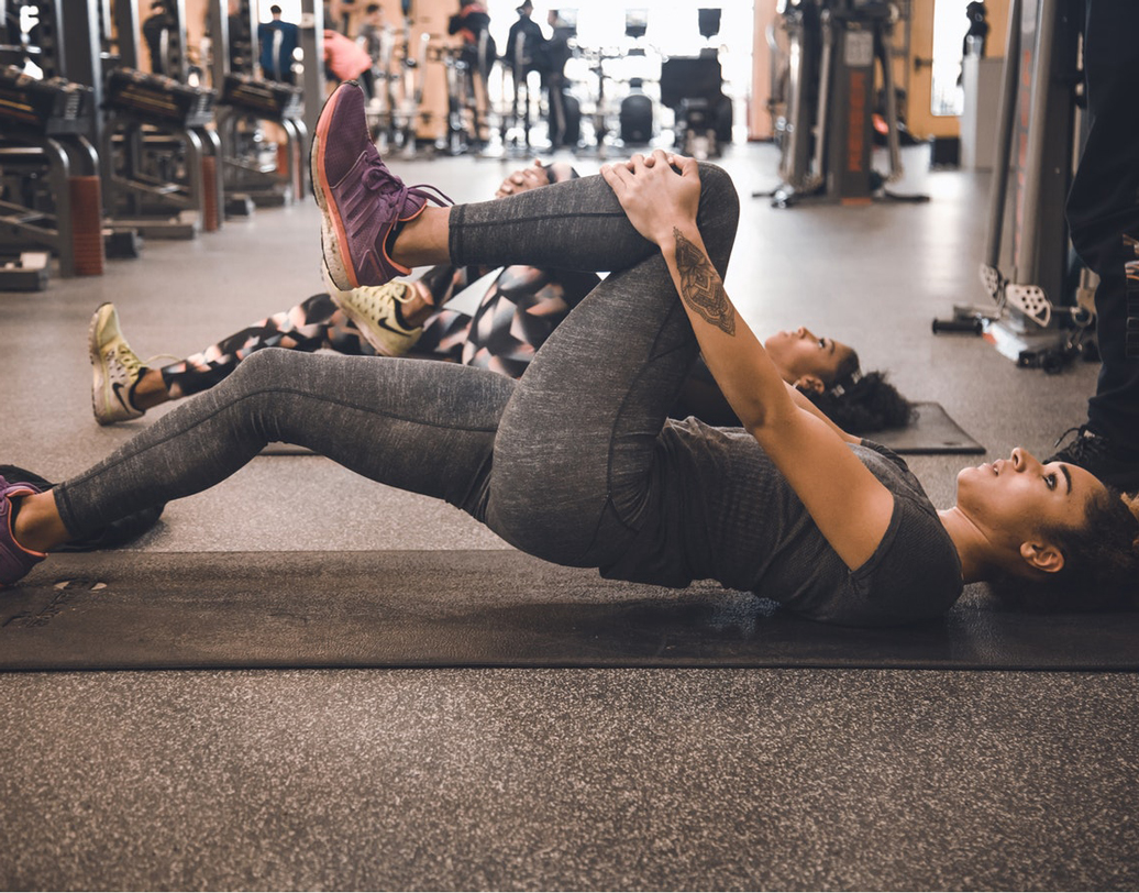 শারীরিক ভঙ্গি: প্রত্যেক ব্যায়াম, বিশেষ করে ওয়েট লিফটিং বা সিট আপের সময় শরীরের ঠিক ভঙ্গি থাকছে তো? ব্যায়াম যতই ঠিকঠাক বাছুন, ভঙ্গি ভুল হলে কিন্তু পুরো পরিশ্রমই জলে। ছবি: আনস্প্ল্যাশ।