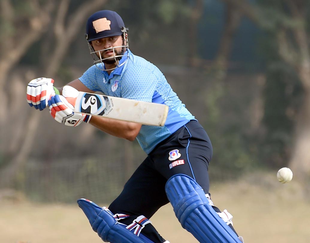 সুরেশ রায়না: গত ম্যাচে তেমন ছন্দে দেখা যায়নি এই বাঁহাতিকে। ইংল্যান্ড সফরের আগে রায়না ব্যাটিং প্র্যাকটিসের ভাল সুযোগ পেতে পারেন আজ। ফাইল চিত্র।