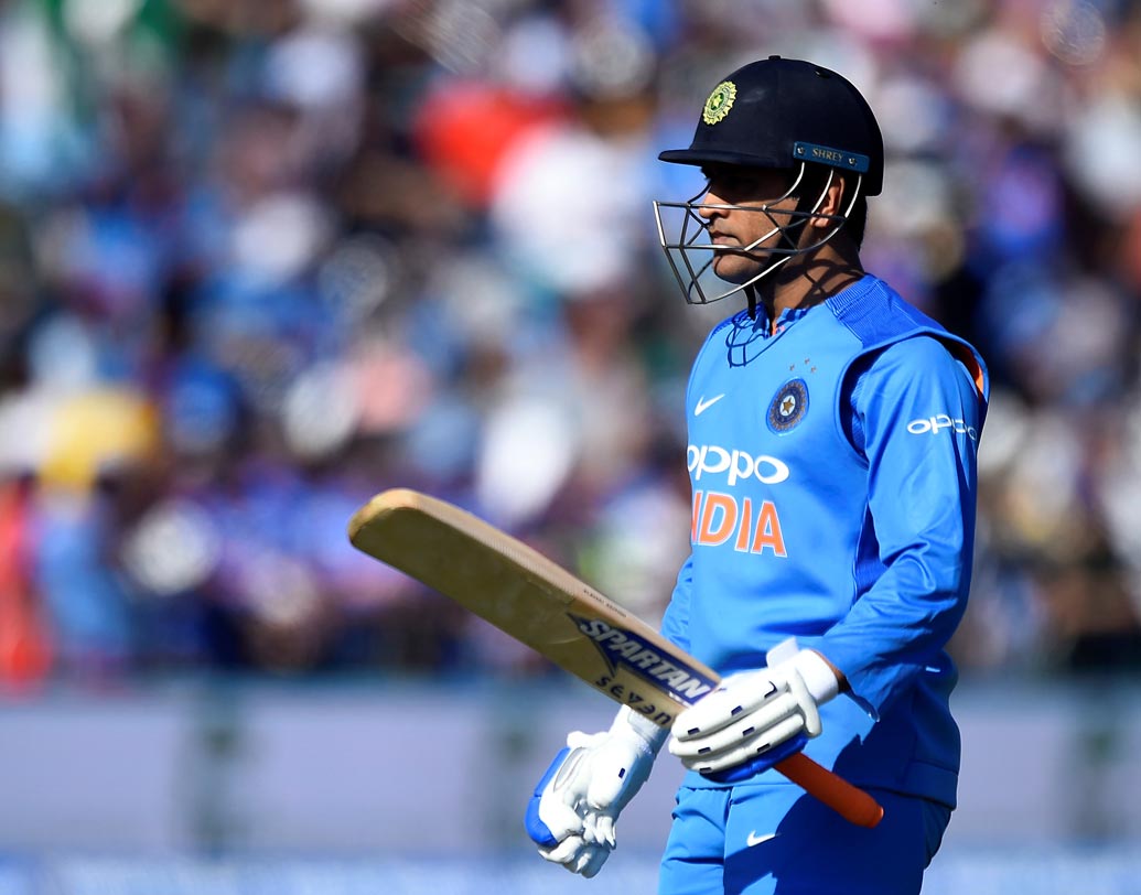 মহেন্দ্র সিংহ ধোনি: গত ম্যাচে একটি বাউন্ডারি এবং একটি ওভার বাউন্ডারি দিয়ে পুরনো ধোনির ঝলক দেখিয়েছেন মাহি। ফাইল চিত্র।