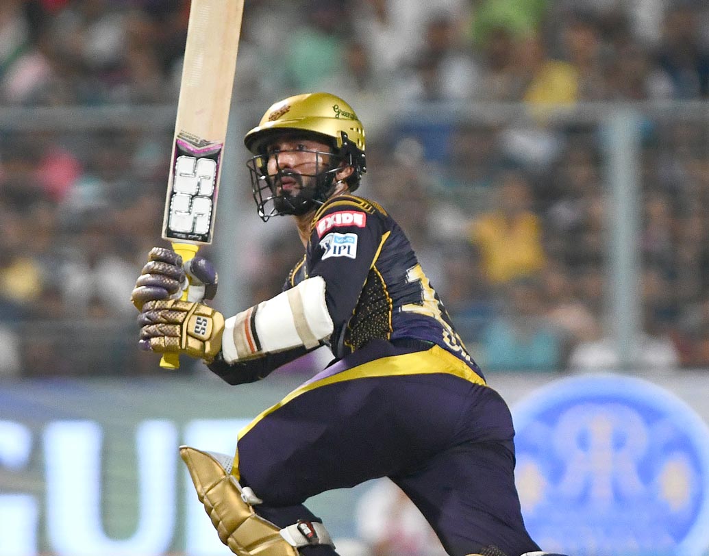 দীনেশ কার্তিক: গত ম্যাচে সুযোগ পেয়েছিলেন মণীশ পাণ্ডে। তবে ব্যাট করার সুযোগ পাননি। আজ তাঁর বদলে নাইট অধিনায়কের সুযোগ পাওয়ার সম্ভাবনা প্রবল। ফাইল চিত্র।