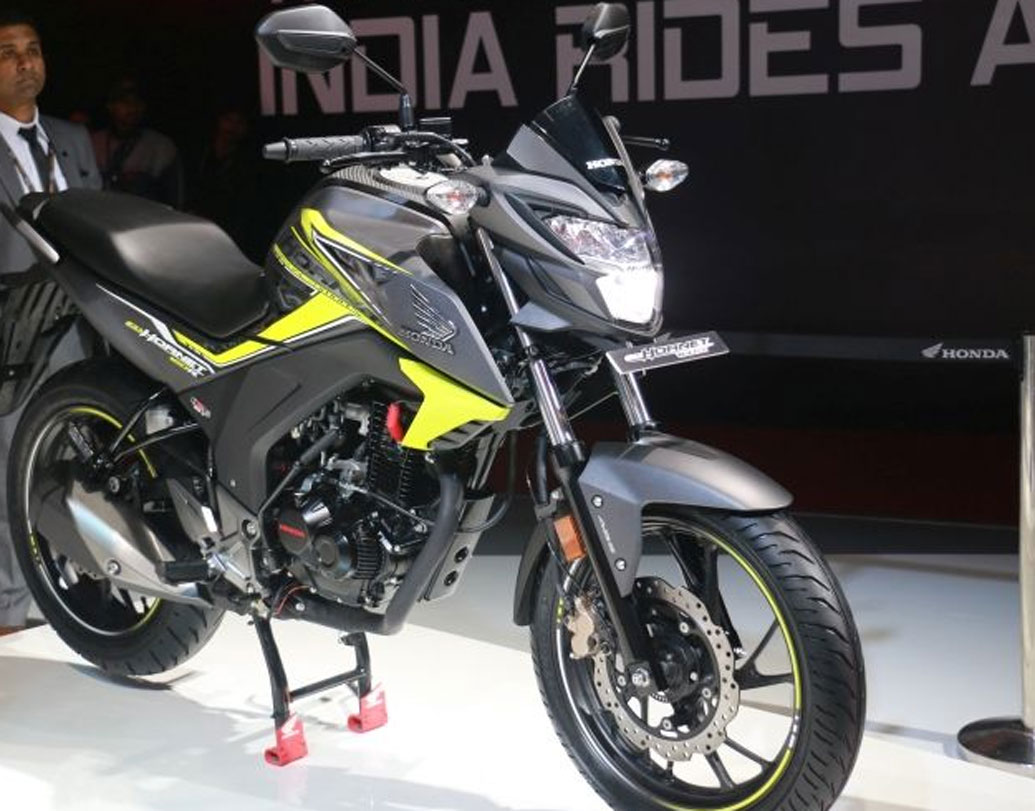 নতুন সিবি হরনেট-এ রয়েছে ১৬২.৭ সিসি ইঞ্জিন। সাসপেনশনে কোনও পরিবর্তন করা হয়নি। রয়েছে রিয়ার ড্রাম ব্রেক।