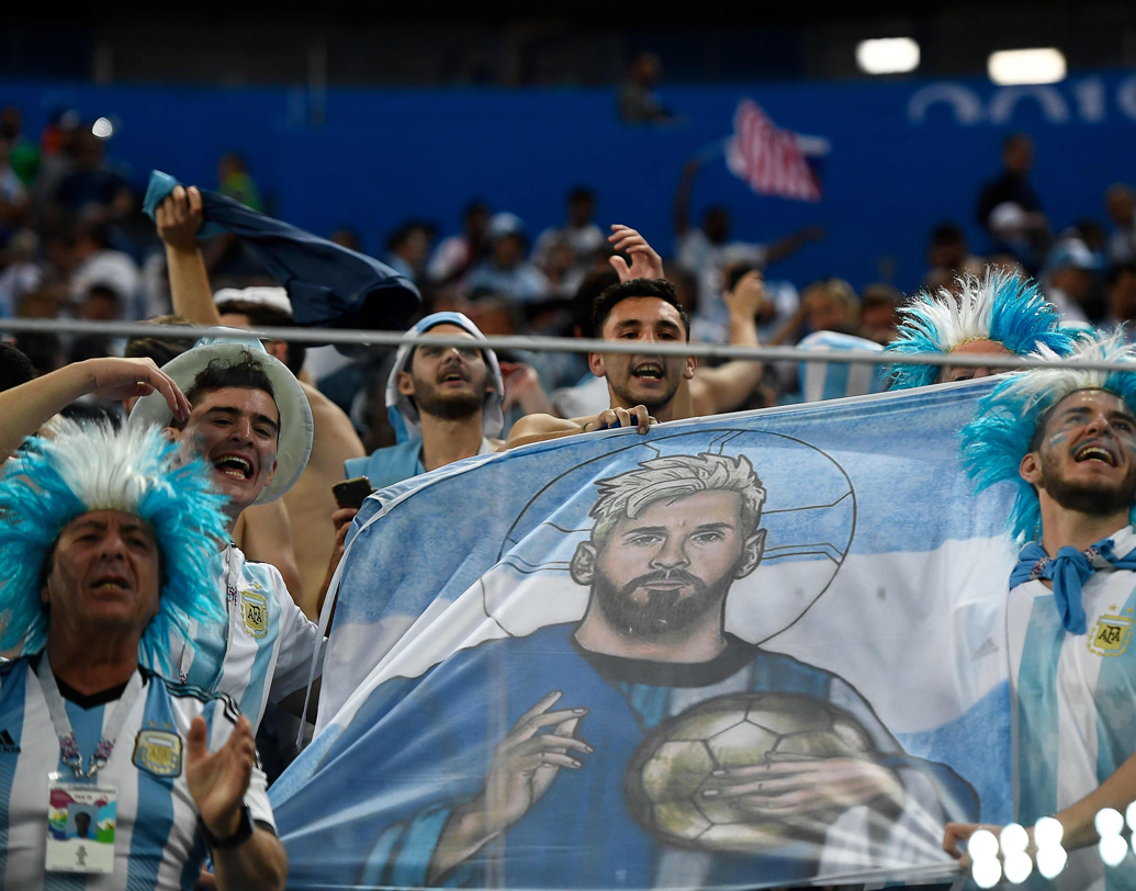 এ বার পালা নক আউটের। যেখানে মেসিদের প্রথম প্রতিপক্ষ ফ্রান্স। তেমন একটা ছন্দে কিন্তু নেই পোগবারাও। তাই প্রি কোয়ার্টারের বাধা পেরতে সমস্যা হওয়ার কথা নয় আর্জেন্টিনার। ছবি: এএফপি।