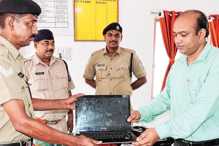 RPF restores passenger's lost luggage with valuable documents