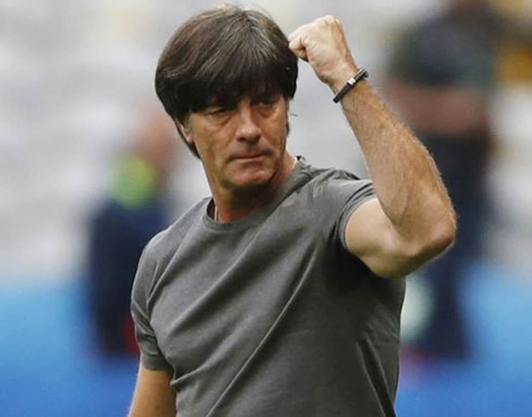 জার্মান দলের দায়িত্বে এ বারও রয়েছেন জোয়াকিম লো। গত বছর তাঁরই হাত ধরে রাশিয়া থেকে কনফেডারেশন কাপ নিয়ে এসেছে জাতীয় দল। বিশ্বকাপ চ্যাম্পিয়নরা কি ফের চার বছর আগের জাদু দেখাতে পারবে?