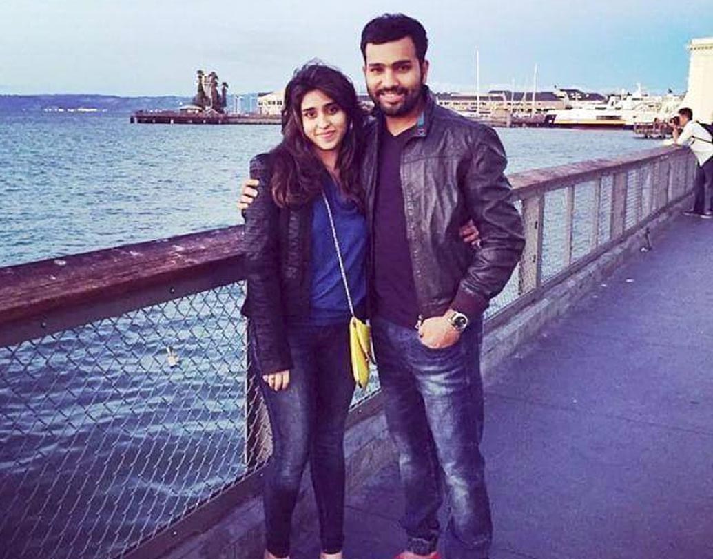 রোহিত শর্মা-রীতিকা: ২০১৫ সালে রীতিকা সজদের সঙ্গে চার হাত এক হয় রোহিতের। বাইশ গজের এই সুপারস্টার ব্যক্তিগত জীবনেও নাকি খুব রোম্যান্টিক। হনিমুনে ইতালি উড়ে গিয়েছিলেন এই যুগল।