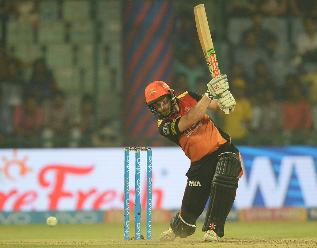 কেন উইলিয়ামসন: দুরন্ত একটা মরসুম কাটালেন সানরাইজার্স অধিনায়ক। গোলাপী টুপির মালিক ৫২.৫০ গড়ে ৭৩৫ রান করেছেন। আমাদের দলের দ্বিতীয় ওপেনার তিনি। ছবি: এএফপি।