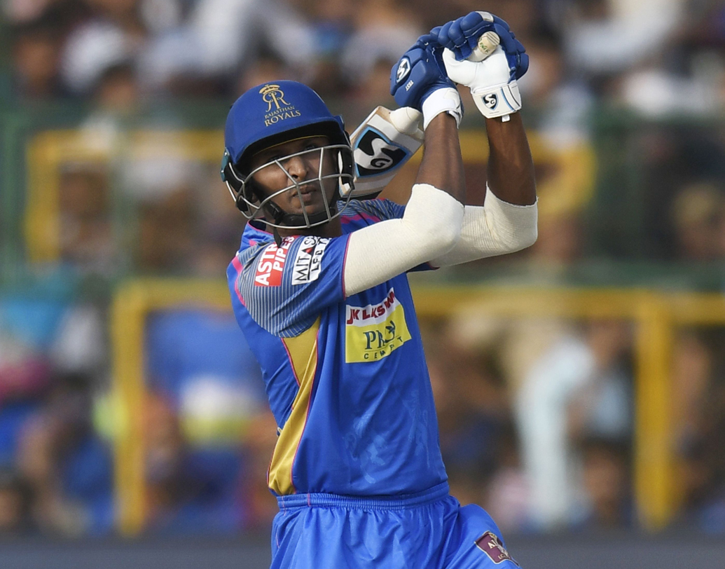 কৃষ্ণাপ্পা গৌতম: এ বারের আইপিএলে রাজস্থানের অন্যতম সেরা আবিষ্কার বলা যেতে পারে এই অলরাউন্ডারকে। ব্যাট করেছেন প্রায় ২০০ স্ট্রাইক রেটে। প্রয়োজনের সময় উইকেট নিয়েও ম্যাচ জিতিয়েছেন। ছবি: এএফপি।