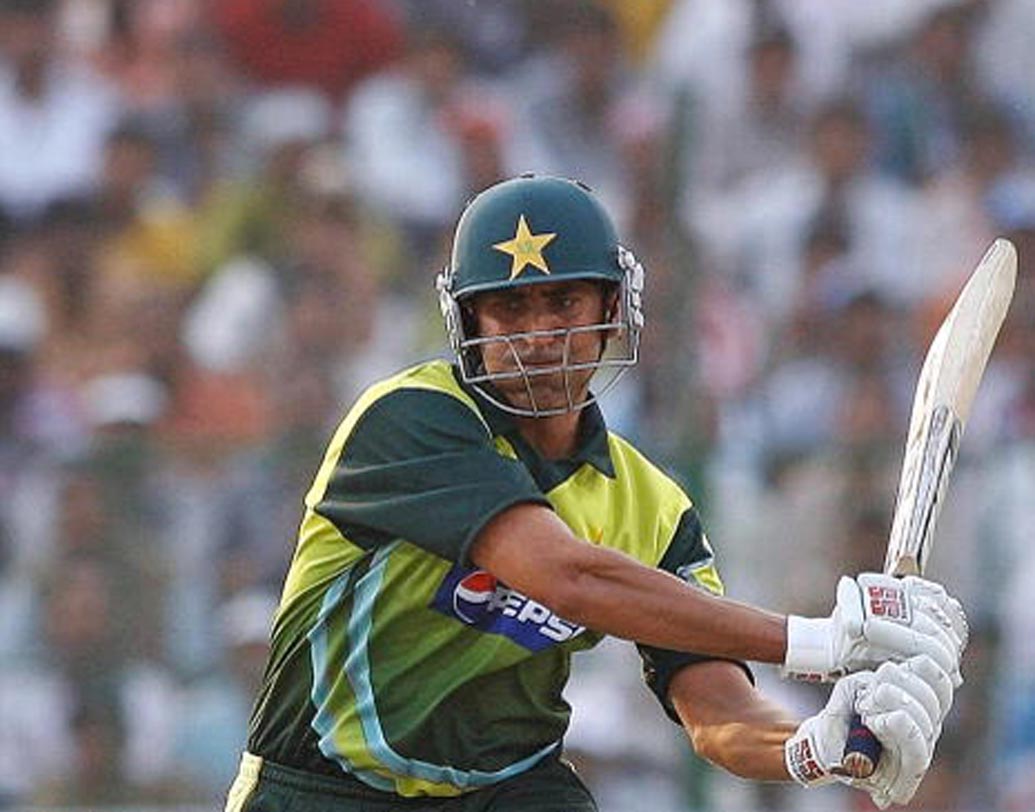 ইউনুস খান (পাকিস্তান): ২০১৫ সালে এক দিনের ম্যাচ থেকে অবসরের কথা ঘোষণা করেছেন৷ পাকিস্তানের সর্বকালের সেরা ক্রিকেটারদের মধ্যে তিনি থাকবেন৷ মোট ২৬৫টি এক দিনের ম্যাচ খেলেছেন৷ গড় তিরিশের উপর৷ মোট রান করেছেন ৭২৪৯।