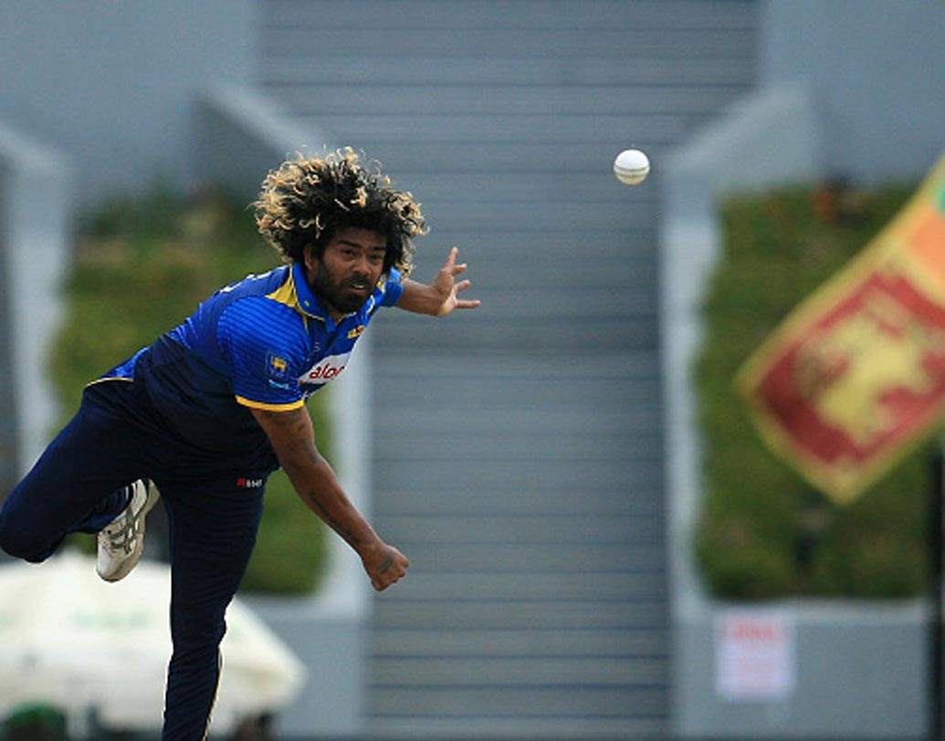 লাসিথ মালিঙ্গা (শ্রীলঙ্কা): গত বছর ভারতের বিরুদ্ধে ওয়ান ডে সিরিজে হারের পরই অবসরের সম্ভাবনার কথা জানিয়েছিলেন। চোটের কারণ দীর্ঘ দিন দলের বাইরে ছিলেন। ১৯ মাস পড়ে দলে ফিরে তেমন কিছুই করতে পারছেন না শ্রীলঙ্কার সর্বকালের অন্যতম সেরা এই বোলার। ২০৪টি এক দিনের ম্যাচ খেলেছেন, পেয়েছেন ৩০১টি উইকেট। বর্তমান ফর্মের বিচারে আগামী বিশ্বকাপে তাঁর সুযোগ খুবই কম।