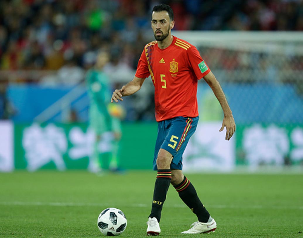 সার্জিও বুস্কেটস: আজকের ম্যাচে অভিজ্ঞ বুস্কেটসকে দল থেকে বাদ দেওয়ার প্রশ্নই ওঠে না। এই মুহূর্তে দলের অন্যতম ভরসার ফুটবলার।