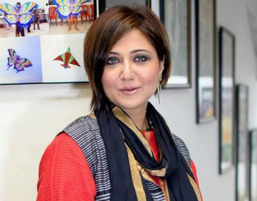 স্বস্তিকা-প্রমিত: ১৯৯৮ সালে বিখ্যাত রবীন্দ্রসঙ্গীত শিল্পী সাগর সেনের ছেলে প্রমিত সেনের সঙ্গে চার হাত এক হয় স্বস্তিকার। তাঁর বিবাহিত জীবন সুখের ছিল না বলেই জানিয়েছিলেন অভিনেত্রী। বিয়ের দু’বছরের মাথায় স্বামীর বিরুদ্ধে বিবাহ বিচ্ছেদের মামলা করেন তিনি। প্রমিত তাঁকে শারীরিক ও মানসিক নির্যাতন করতেন বলে অভিযোগও করেছিলেন নায়িকা।