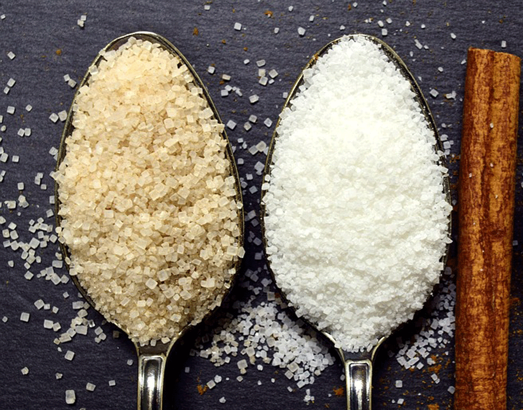 যতটা পারেন এড়িয়ে চলুন চিনি। চিনির অনেক খারাপ প্রভাবের মধ্যে এ-ও একটি। চিনিতে থাকা গ্লুকোজ শরীরের গ্লাইকোজেনের মাত্রা বাড়ানোর সঙ্গে বাড়িয়ে দিতে পারে হতাশাও। সাময়িক উত্তেজনা বাড়াতে চিনি অনেক সময় দরকারি হয়ে পড়লেও সেই উত্তেজনার সময় পার হলেই তা পেশীকে ক্লান্ত করে তোলে। ছবি: পিক্সঅ্যাবে।