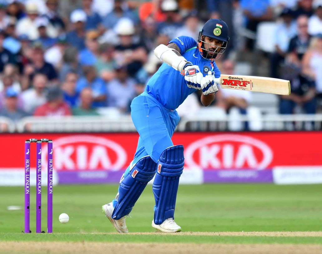 ওপেনিং জুটি: কম রান তাড়া করতে হলেও বিষয়টিকে হালকা ভাবে নেননি ভারতের ওপেনিং ব্যাটসম্যানরা। ৩০০-র কম রানের টার্গেট আজকের দিনে তেমন চাপ তৈরি করতে পারে না। সেই সহজ কাজটা আরও সহজ করে দেন দুই ওপেনার শিখর ধওয়ন এবং রোহিত শর্মা। ছবি: এএফপি।