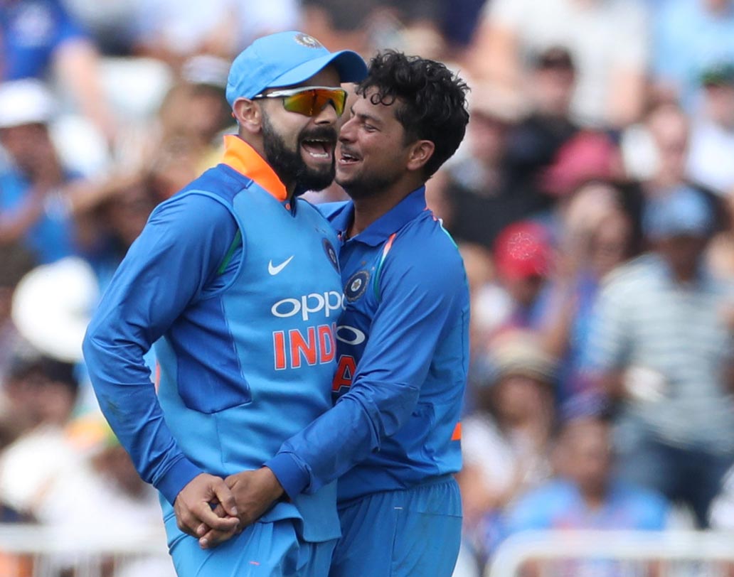 পঞ্চাশ ওভারের ক্রিকেটে ভারতীয়দের অন্যতম সেরা বোলিং। স্টুয়ার্ট বিনি (৬-৪), অনিল কুম্বলে (৬-১২) ও আশিস নেহরার (৬-২৩) পড়েই এ দিন কুলদীপের বোলিং।