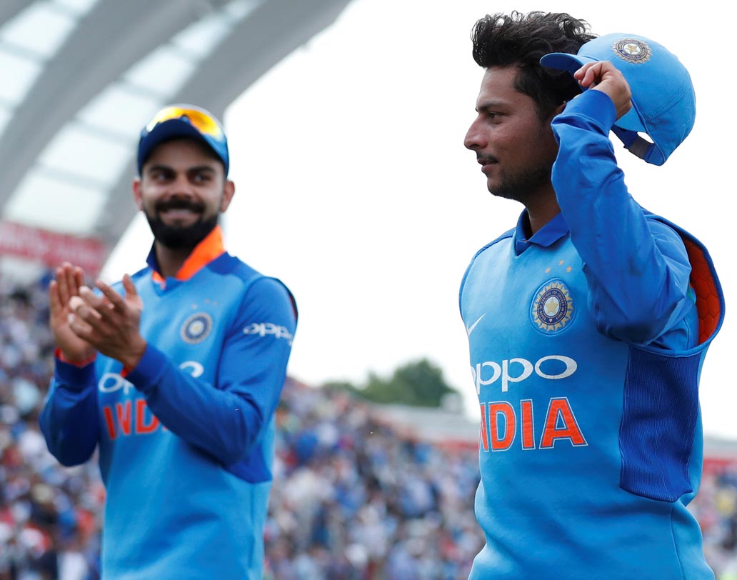 এখানেই শেষ নয়। ইংল্যান্ডের বিরুদ্ধে এক দিনের ম্যাচে যে কোনও স্পিনারের এটাই সেরা পারফরম্যান্স। এর আগে ইংল্যান্ডের বিরুদ্ধে ১১ রানে পাঁচ উইকেট নিয়েছিলেন পাকিস্তানের শাহিদ আফ্রিদি। এত দিন সেটাই ছিল সেরা।