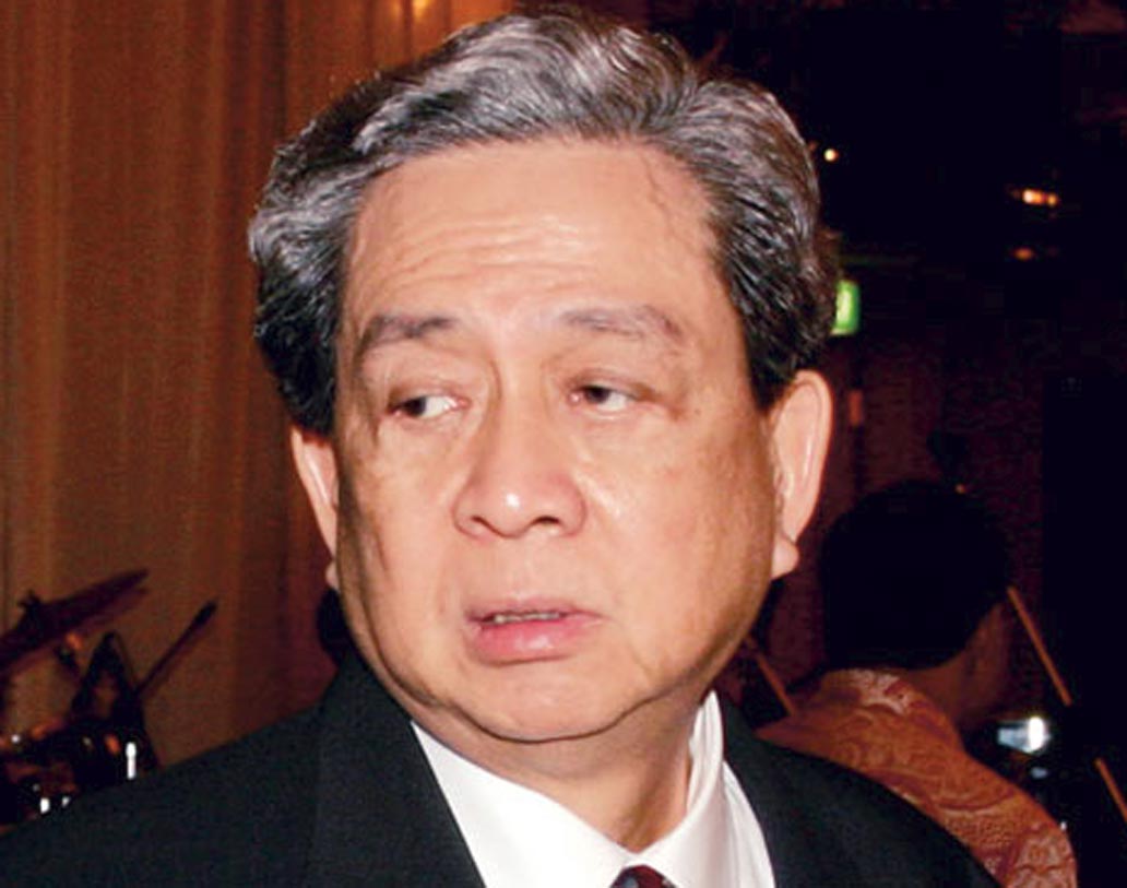 ধনী পরিবারের তালিকায় ইন্দোনেশিয়ার আর বুদি অ্যান্ড মাইকেল হারটোনো পরিবার এশিয়ার মধ্যে ছয় নম্বরে রয়েছে। কনগ্লোমারেটের পথ চলা শুরু হয়েছিল এই পরিবারের হাত ধরে। বর্তমানে এই পরিবারের মোট সম্পত্তির পরিমাণ ৩ হাজার ২০ কোটি মার্কিন ডলারের মতো।