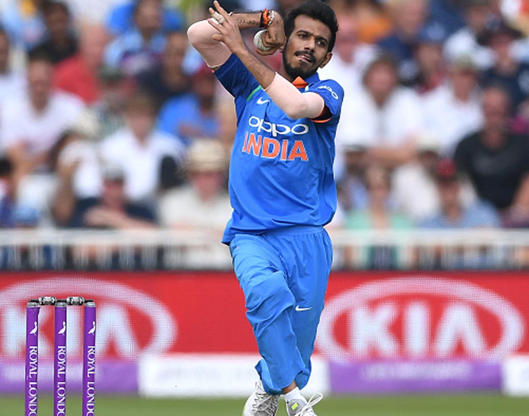 যুজবেন্দ্র চহাল: কুল-চা জুটি আগের ম্যাচেই কামাল দেখিয়েছে। তাঁদের আঁটোসাঁটো বোলিংয়ে নাস্তানাবুদ হতে হয়েছে রুটদের। আজকের ম্যাচে এই জুটির অন্যতম চহালের দিকে নজর থাকবে।