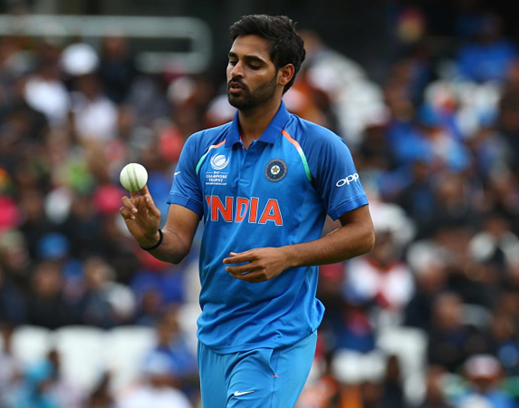 ভুবনেশ্বর কুমার: চোটের জন্য গত ম্যাচে খেলতে পারেননি। তবে টিম সূত্রে খবর, আজকে বল করতে দেখা যাবে তাঁকে। অনুশীলনেও দেখা গিয়েছে ভারতীয় দলের অন্যতম ভরসার এই সিমারটিকে।