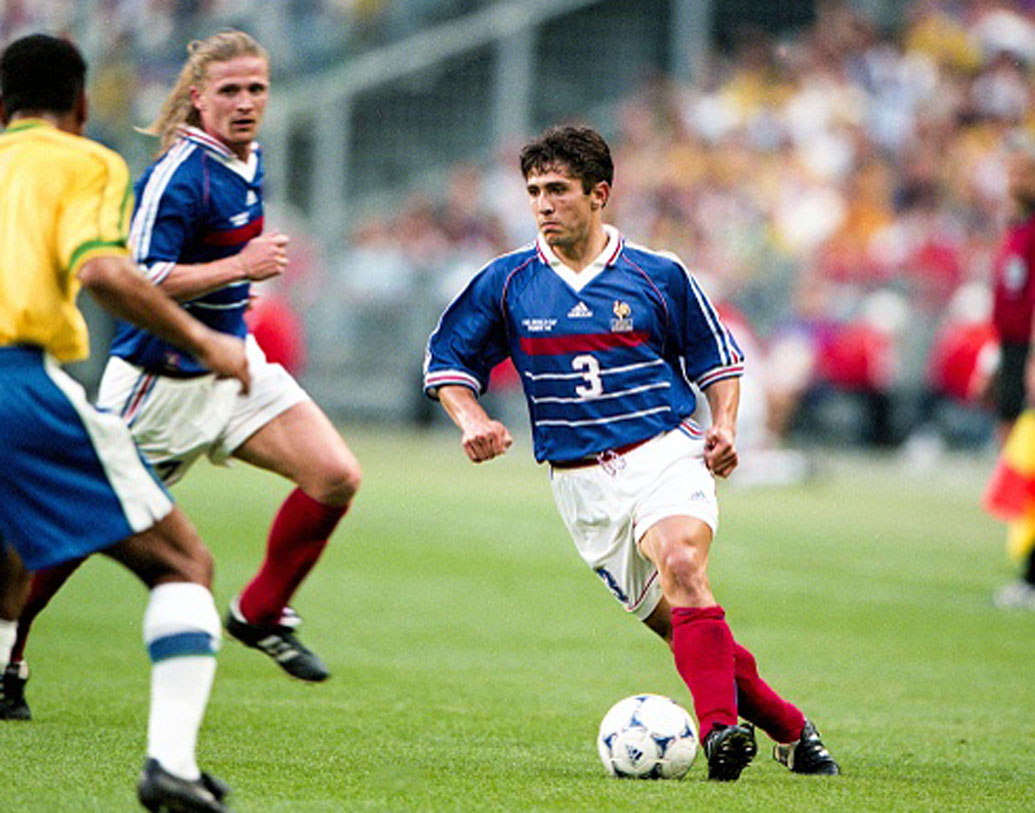 বি লিজ়ারাজ়ু: বিশ্বজয়ী ফ্রান্সের গুরুত্বপূর্ণ ডিফেন্ডার। ইতালির বিরুদ্ধে পেনাল্টি মিস করে খবরে চলে এসেছিলেন। দেশের হয়ে ৯৭ ম্যাচ খেলা বায়ার্ন মিউনিখের এই ডিফেন্ডার বর্তমানে এক জন নামজাদা ফুটবল বিশেষজ্ঞ।