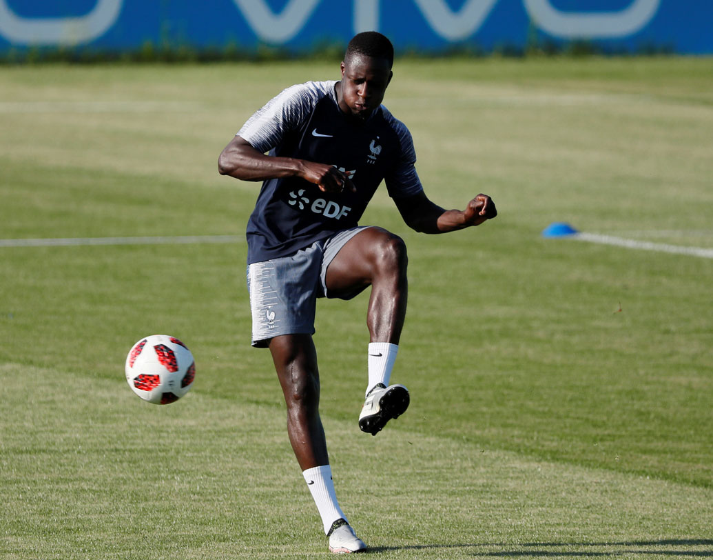 বেঞ্জামিন মেন্ডি: তেমন ভাবে খেলার সুযোগ পাননি। ফাইনালের মতো গুরুত্বপূর্ণ ম্যাচে তিনি সুযোগ পেতে পারেন বলে সূত্রের খবর।