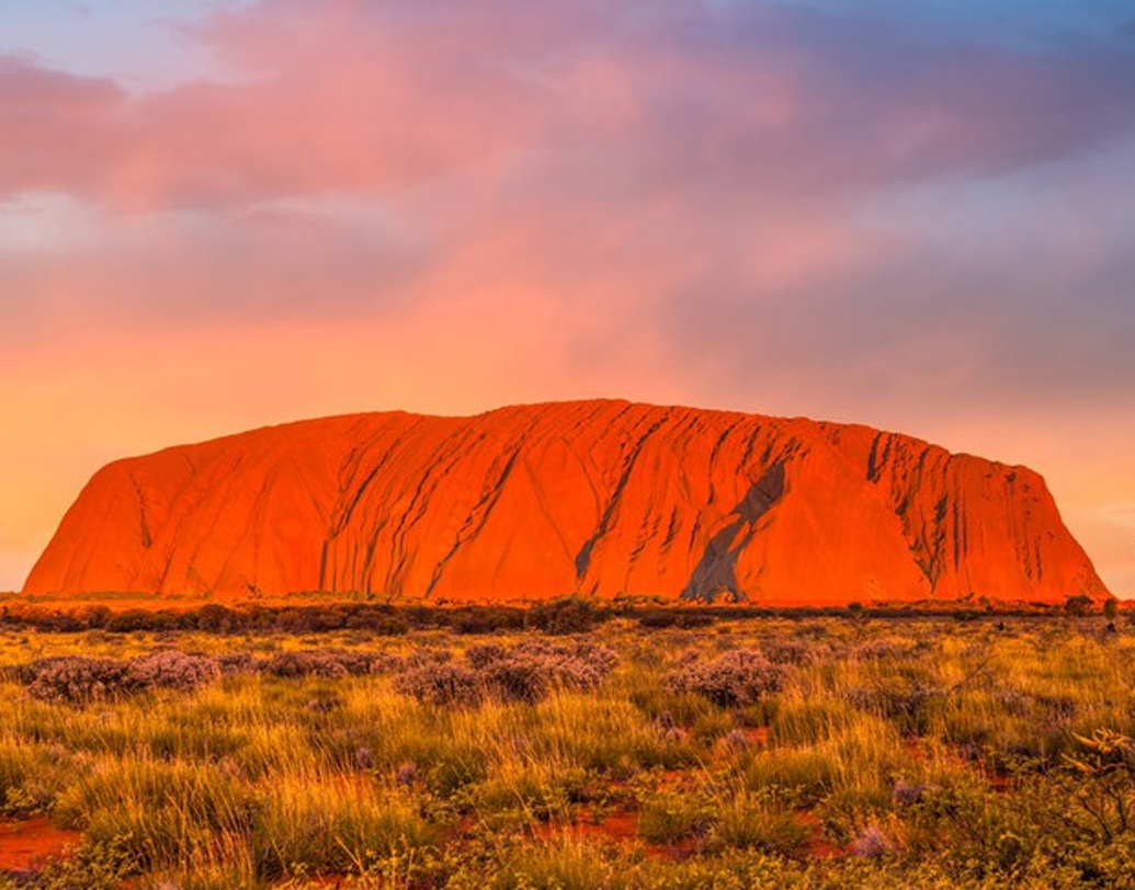 অস্ট্রেলিয়ার উলুরু কাটা-জুটা ন্যাশনাল পার্ক: কোনওরকম বাণিজ্যিক কারণে আয়ার্স রকের ছবি তোলা একেবারেই যাবে না। অনুমতি নিয়ে ছবি তুললেও তা দেওয়া যাবে না কোনও রকম সোশ্যাল মিডিয়াতে।
