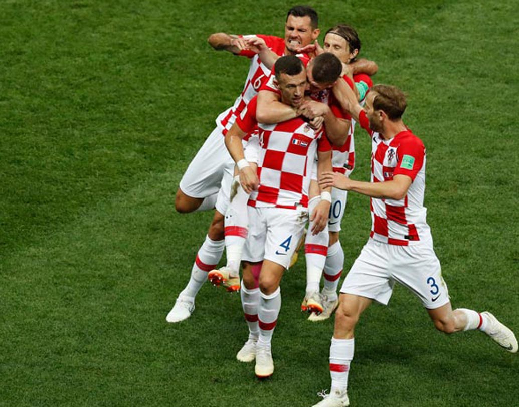 দশ মিনিট পরেই ম্যাচের দ্বিতীয় গোল। ২৮ মিনিটে বক্সের মধ্যে দুরন্ত শটে গোল করে ম্যাচের সমতা পেরান ক্রোয়েশিয়ার পেরিসিচ।