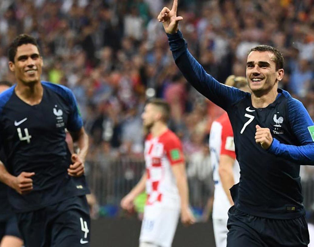 পেনাল্টি মিস করেনি ফ্রান্স। ৩৮ মিনিটে দলের হয়ে দ্বিতীয় গোল করে ফ্রান্সকে এগিয়ে দেন গ্রিজম্যান।