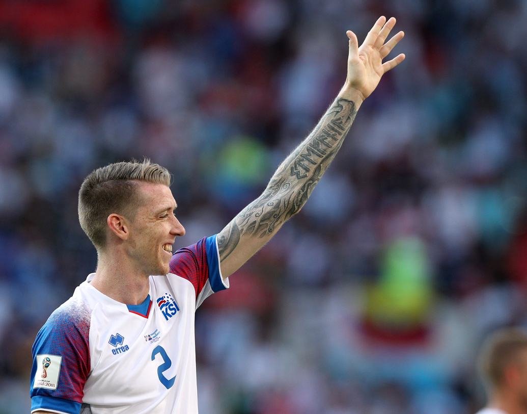 এ বছর প্রথম বিশ্বকাপে অংশ নিয়েছিল আইসল্যান্ড। পেশায় দন্ত চিকিৎসক হলেও আইসল্যান্ডের কোচ হেইমির হ্যালগ্রিমসনের হাত ধরেই ফুটবলে নতুন বিপ্লবের সূচনা করে মাত্র তিন লক্ষ কুড়ি হাজার জনবসতির দেশটি।