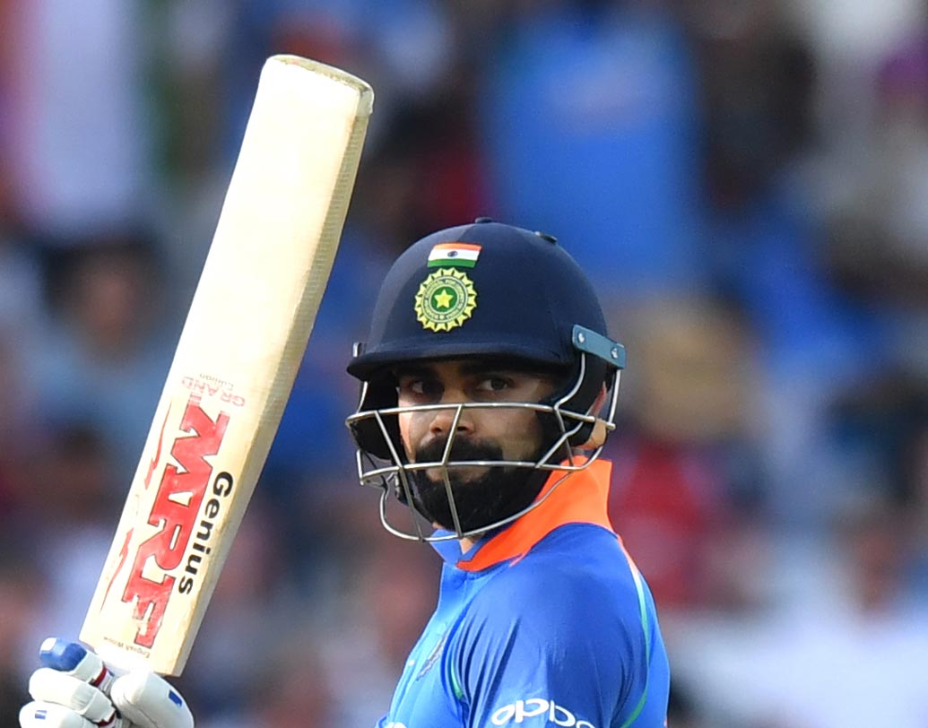 বিরাট কোহালি: বিরাট কোহালি সেই পছন্দের তিন নম্বরেই নামবেন। দ্বিতীয় ম্যাচে কোহালির ব্যাট থেকে এসেছিল ৪৫ রান। তবে আজকে তিন নম্বরে ব্যাট করতে নেমে আক্রমণাত্মক থাকতে হবে তাঁকে।