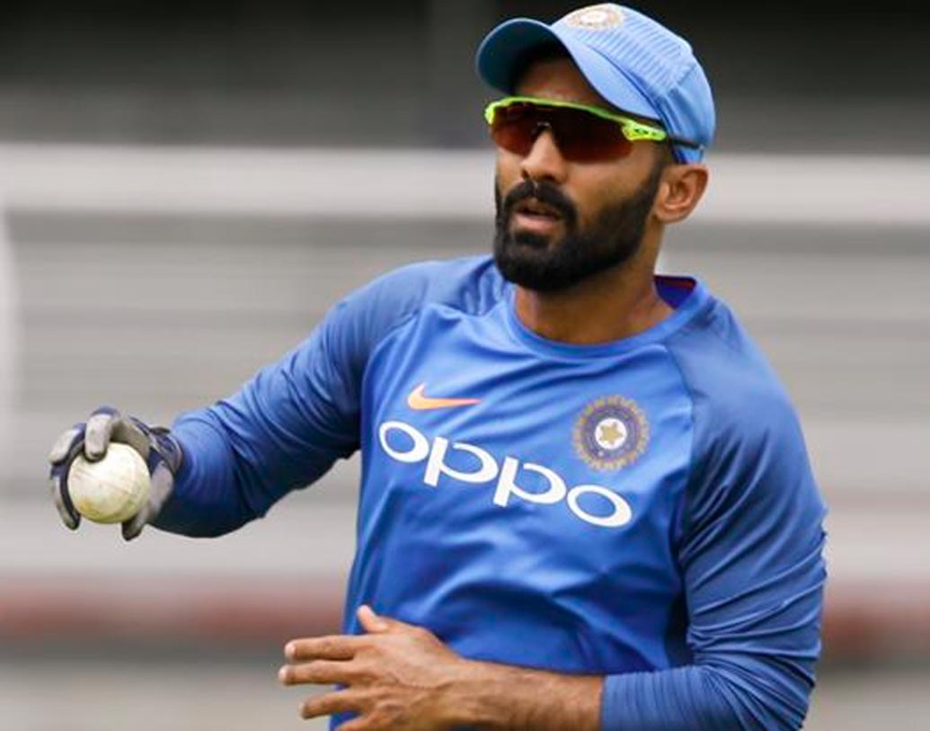 দীনেশ কার্তিক: লোকেশ রাহুলের জায়গায় এই ম্যাচে খেলছেন দীনেশ কার্তিক। এই সিরিজে দীনেশের প্রথম ম্যাচ এইটিই।