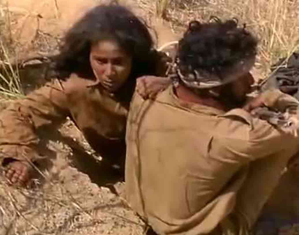 ব্যান্ডিট কুইন (১৯৯৪): শেখর কপূরের ছবিটি ফুলন দেবীর জীবন নিয়ে নির্মিত। ছবি নিয়ে আপত্তি তুলেছিলেন ফুলন দেবীও। যৌনদৃশ্য, অশ্লীল ভাষার ব্যবহারের কারণে দিল্লি হাই কোর্ট প্রথমে নিষেধাজ্ঞা জারি করেছিল। যদিও কান চলচ্চিত্র উৎসবে পুরস্কৃত হয়েছিল এটি।