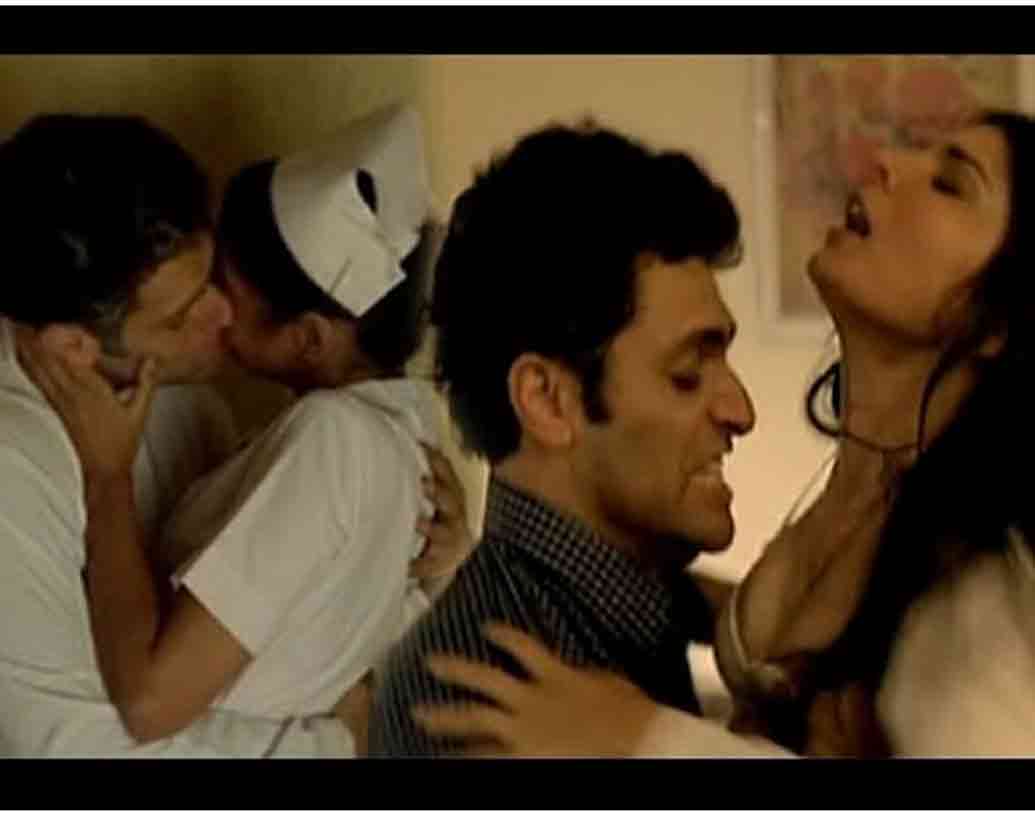 সিনস(২০০৫): পরিচালক বিনোদ পাণ্ডে।ছবিটি কেরলের একজন যাজকের সঙ্গে এক মহিলার সম্পর্কের কাহিনী। ক্যাথলিক সম্প্রদায় ছবিটি নিয়ে তীব্র প্রতিবাদ জানায়। অতিরিক্ত যৌনদৃশ্যের ব্যবহারের কারণে ছবিটি নিষিদ্ধ করে সেন্সর বোর্ড।