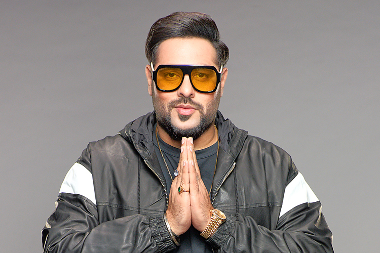 Rapper Badshah issues apology over Bholenath controversy in his new Sanak song.