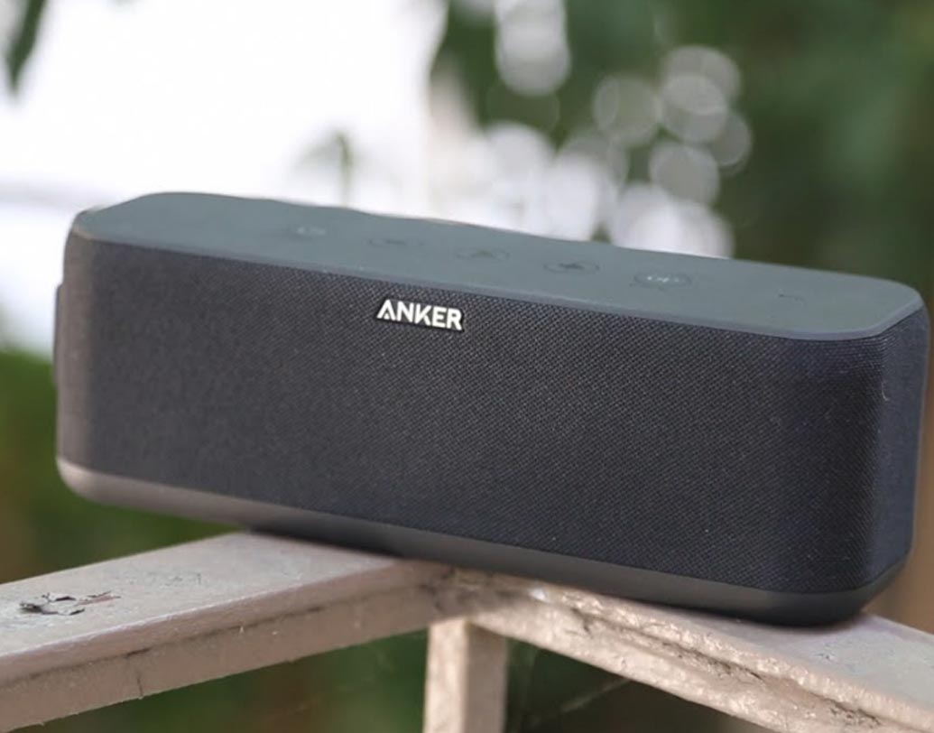 অ্যাঙ্কের সাউন্ডকোর: ওজন প্রায় ৩৫৮ গ্রাম আর ৬৬ ফিট অবধি ছড়িয়ে যেতে পারে এই স্পিকারের সাউন্ড। তবে এর সবচাইতে বড় গুণ হল ব্যাটারি ব্যাক-আপ। ২৪ ঘন্টা চার্জ থাকে এই ব্লু-টুথ স্পিকারে। বাজারে এই স্পিকারের দাম একটু বেশি হলেও অনলাইনে মাত্র ২,৯৯৯ টাকাতেই মেলে।