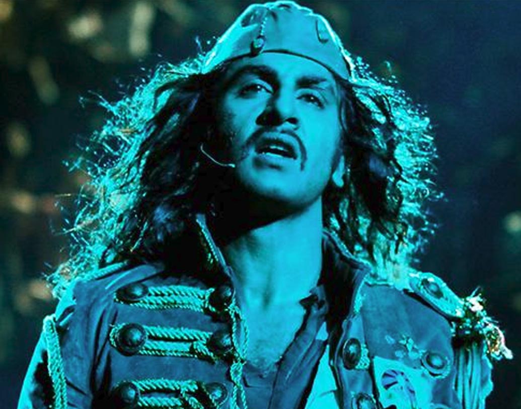 ‘রকস্টার’ ছবিটি শেষ থেকে শুরু করা হয়েছিল। কারণ রণবীর কপূরের হেয়ার স্টাইল নিয়ে কোনও সমঝোতা করতে চাননি পরিচালক ইমতিয়াজ আলি। তাই ক্লাইম্যাক্স দৃশ্যটিই আগে শুট করা হয়েছিল।