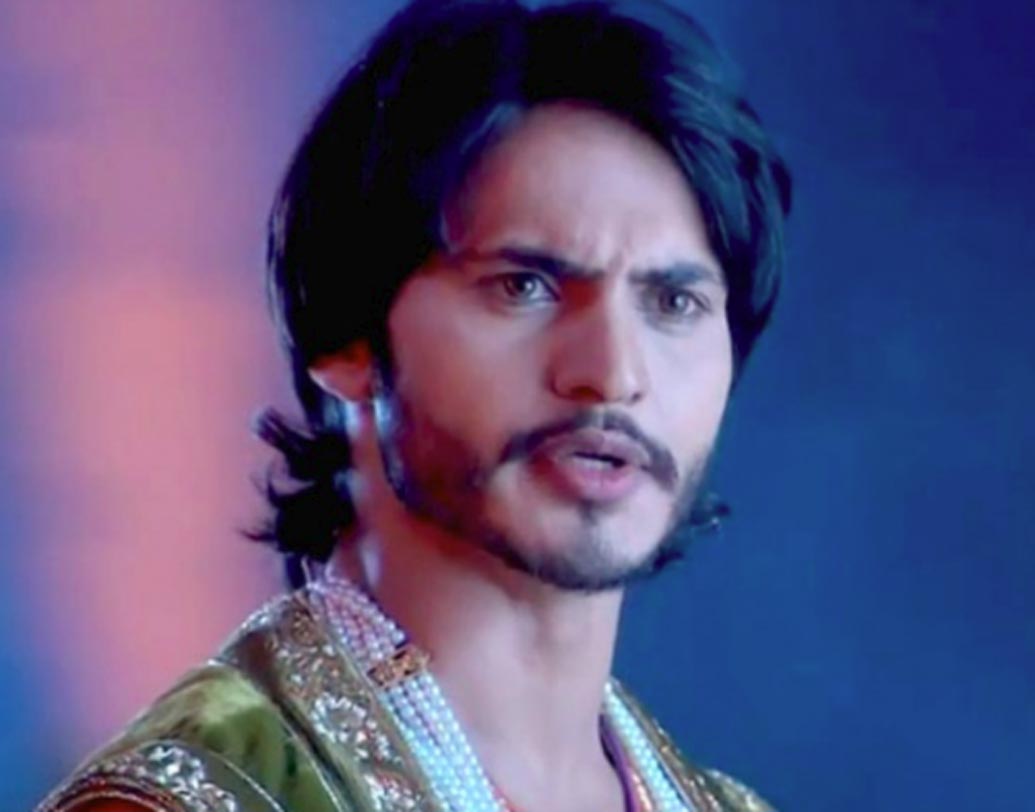 রবি ভাটিয়া: ‘যোধা আকবর’ ধারাবাহিকের সেলিমকে বোধ হয় সকলেরই চেনা। সেলিম অর্থাত্ রবি ভাটিয়া। কিন্তু এই রবি ভাটিয়াই বক্সিংয়ে নিজের কেরিয়ার গড়তে চান। স্কুলেই বক্সিং শুরু করেছিলেন রবি। স্বর্ণ পদকও জিতেছিলেন হিমাচল স্টেট ওপেন বক্সিং চ্যাম্পিয়নশিপে।