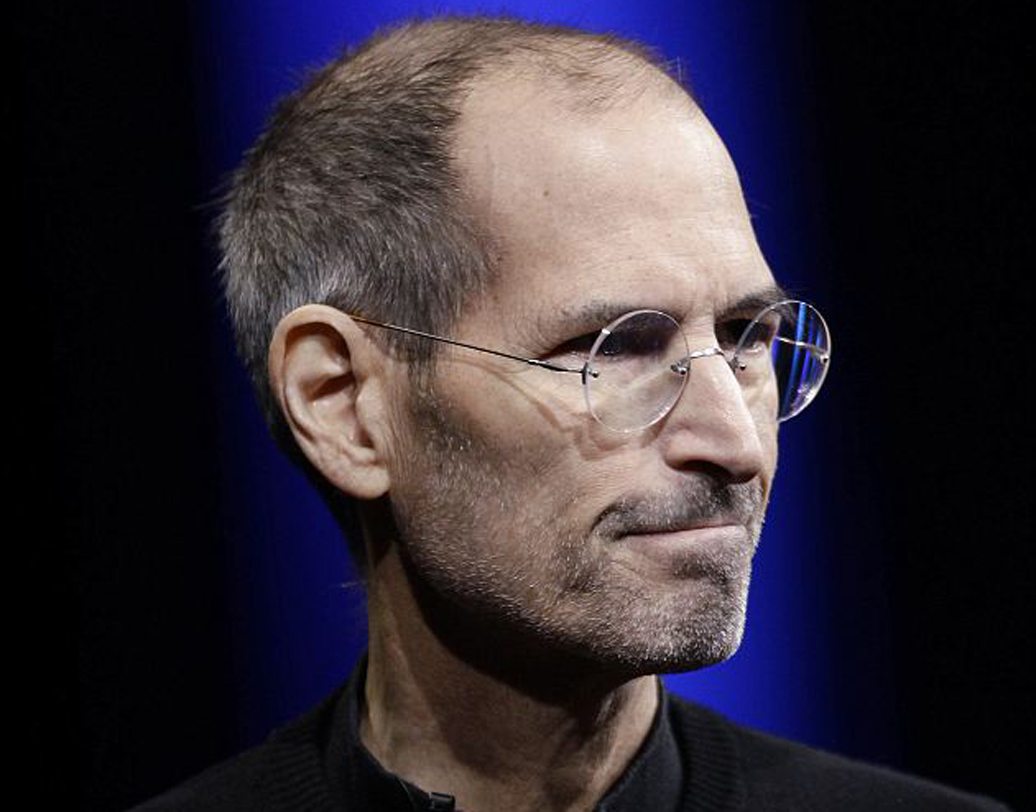 স্টিভ জোবস: ‘অ্যাপল’ জনক মার্কিনি এই প্রযুক্তিবিদ যখন তখন কেঁদে ফেলতেন, এবং তা জনসমক্ষেই। হ্যাঁ, ঠিকই পড়ছেন। আনন্দ হোক বা ব্যর্থতা— কান্না তাঁর আবেগ প্রকাশের অন্যতম মাধ্যম ছিল। জোবস-এর জীবনীতেও এর উল্লেখ আছে।