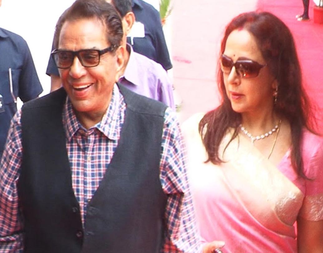 ধর্মেন্দ্র: ‘তুম হাসি, ম্যায় জওয়ান’-এর সেটে আলাপ হেমা মালিনীর সঙ্গে। তখন ধর্মেন্দ্র বিবাহিত। রয়েছে দুই সন্তানও। পরবর্তীতে ভেঙে যায় ধর্মেন্দ্রর প্রথম বিয়ে। ধর্মেন্দ্র বিয়ে করেন বলিউডের ‘ড্রিম গার্ল’-কে।