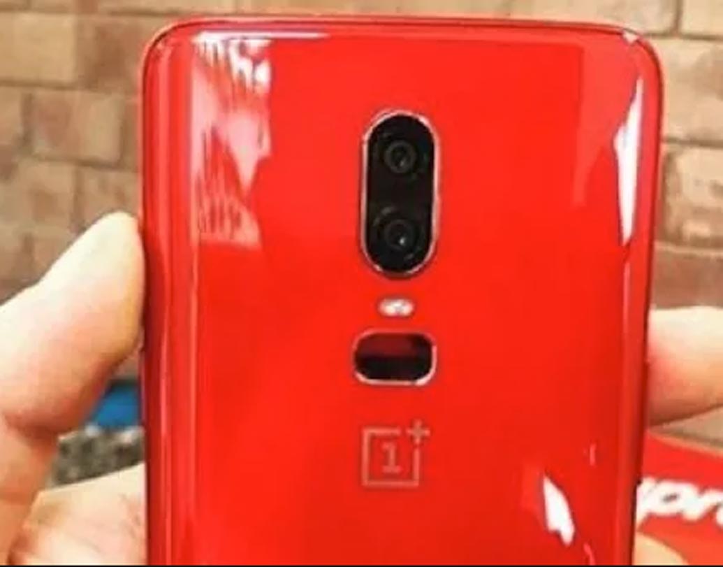 নতুন ফোনটিতে থাকছে আধুনিক মানের ক্যামেরা, সফটওয়ার এবং অন্যান্য পরিষেবা। সংস্থার তরফে জানানো হয়েছে ওয়ানপ্লাস ৬-এর মিডনাইট এবং মিরর ব্ল্যাকের একই ক্যামেরা এবং সফটওয়ারের সুবিধা এই ফোনে পাওয়া যাবে।