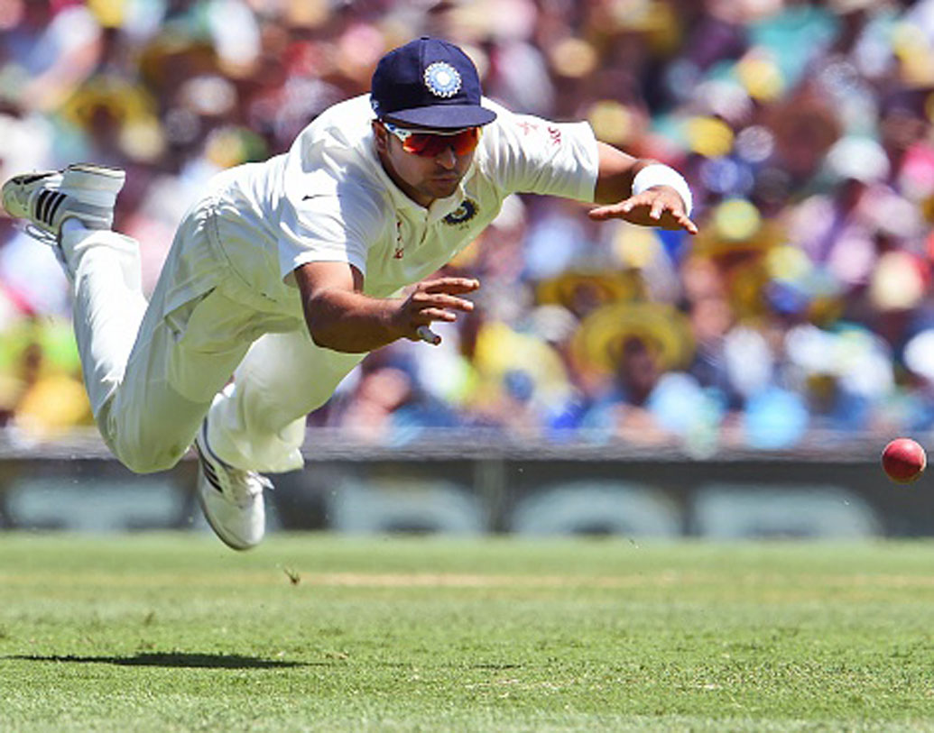 সুরেশ রায়না: এ বার টি-২০ বা একদিনের ম্যাচে সুযোগ পেলেও তেমন কিছু করতে পারেননি। বেশ কিছু দিন টেস্ট দলে ঠাঁই পাননি। টেস্ট তেমন কিছু রেকর্ডও নেই। ফলে তিন-চার বছর পর রায়নার সুযোগ পাওয়ার সম্ভাবনা খুবই কম।