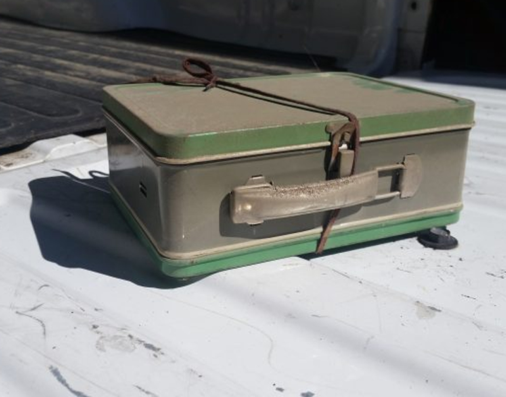 উকিল জানিয়ে দিলেন, বর্তমানে অর্থের মালিকানা এই দম্পতিরই। বেসমেন্টে পাওয়া ‘গুপ্তধন’ দিয়েই শুরু হয় বাড়ির রিমডেলিং।