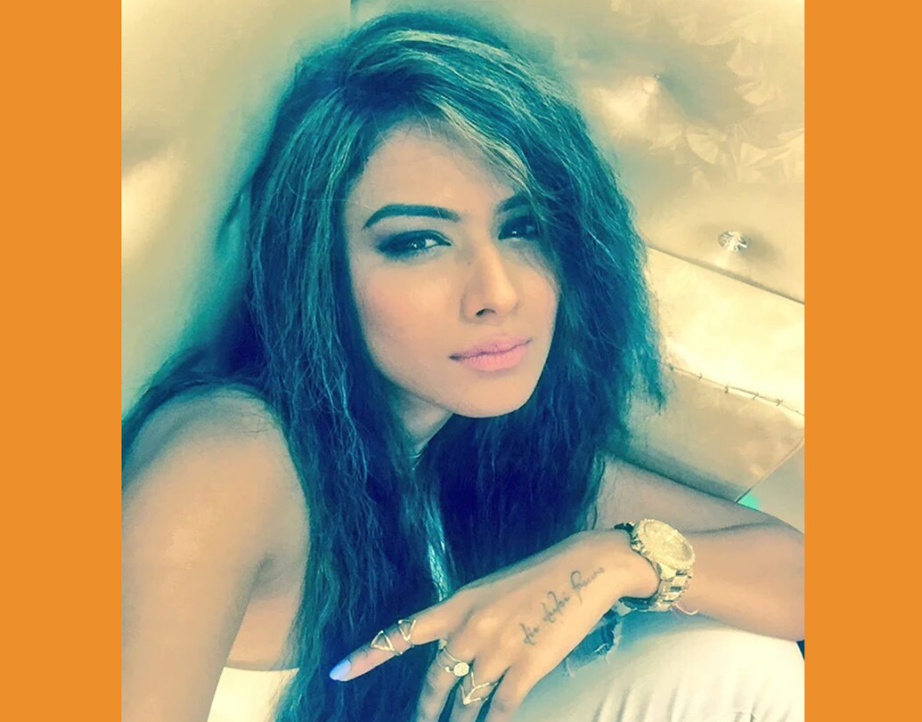 নিয়া শর্মা: ‘নেক্সট ডোর গার্ল’ হিসাবে পর্দায় তাঁকে বেশ পছন্দ করেছিলেন দর্শকরা। ‘জামাই রাজা’-তে তার অভিনয় মন কেড়েছিল। আবেদনময়ী পোজে ব্রিটিশ পত্রিকার অনলাইন ভোটে পেছনে ফেলে দিয়েছেন ক্যাটরিনা- বিপাশাকেও।